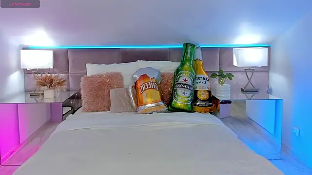 MiaMuse online show from 09-21-25, 07:15