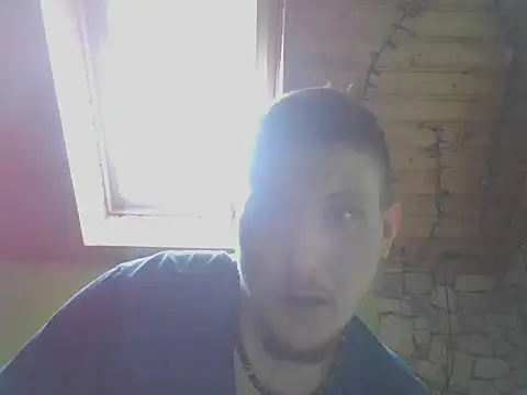 Snapshot of Untrhund23 chatting on 04-05-26, 03:31 Untrhund23 online show from 04-05-26, 03:31