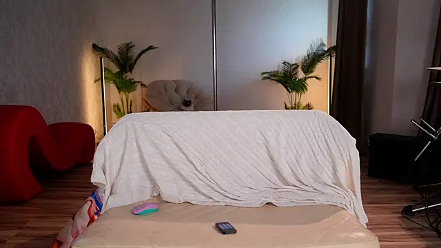 KittyCaitlin online show from 04-21-26, 02:51