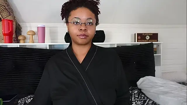 Snapshot of -khayaparker chatting on 12-19-25, 09:11 -khayaparker online show from 12-19-25, 09:11