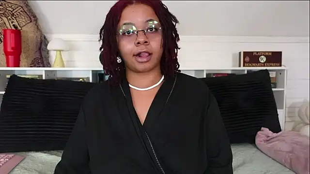 Snapshot of -khayaparker chatting on 03-06-26, 01:18 -khayaparker online show from 03-06-26, 01:18