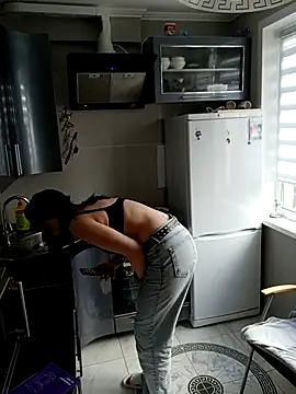 LazyTanukii online show from 09-25-25, 06:50