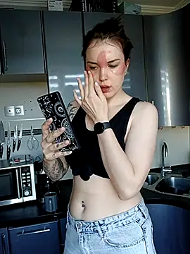 LazyTanukii online show from 09-30-25, 05:45