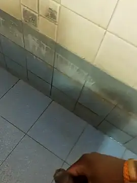 Snapshot of dinesh682 chatting on 11-24-25, 09:14 dinesh682 online show from 11-24-25, 09:14