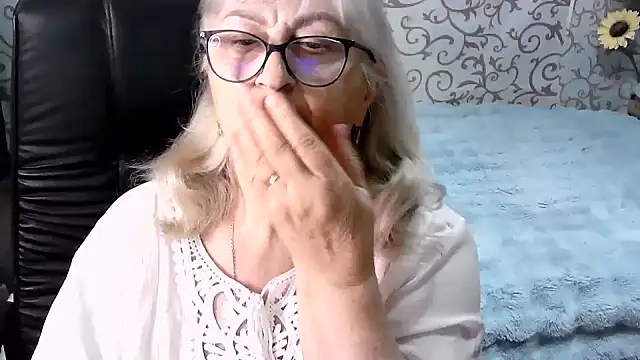 LolkaAlyss online show from 09-18-25, 06:21