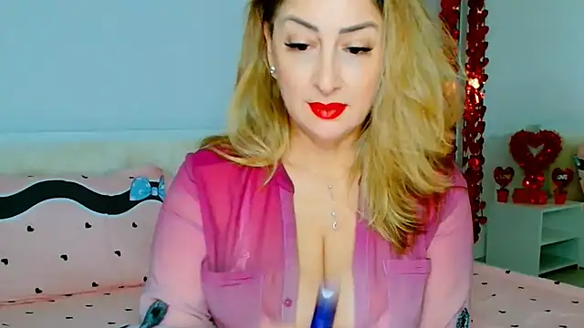 Snapshot of Tyana40 chatting on 02-12-25, 02:24 Tyana40 online show from 02-12-25, 02:24