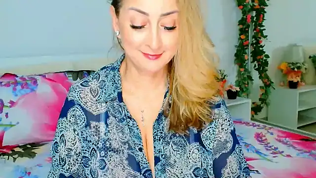 Snapshot of Tyana40 chatting on 03-07-25, 02:25 Tyana40 online show from 03-07-25, 02:25