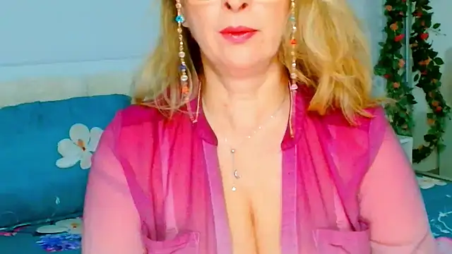 Snapshot of Tyana40 chatting on 03-20-25, 02:29 Tyana40 online show from 03-20-25, 02:29