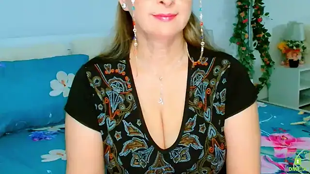 Snapshot of Tyana40 chatting on 03-21-25, 02:28 Tyana40 online show from 03-21-25, 02:28