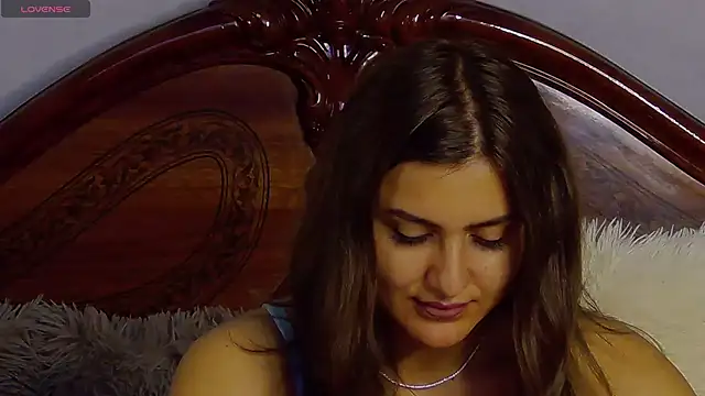 Snapshot of NicolePlay chatting on 11-06-25, 06:25 NicolePlay online show from 11-06-25, 06:25