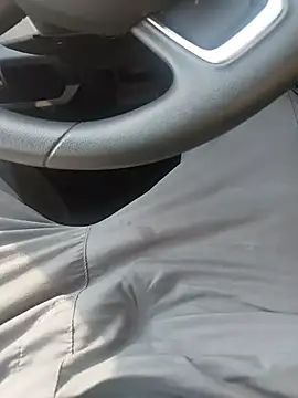 Snapshot of Aykut1990 chatting on 11-07-25, 11:21 Aykut1990 online show from 11-07-25, 11:21