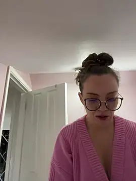 Snapshot of FemDom_RubyKnightXXO chatting on 01-19-25, 12:50 FemDom RubyKnightXXO online show from 01-19-25, 12:50