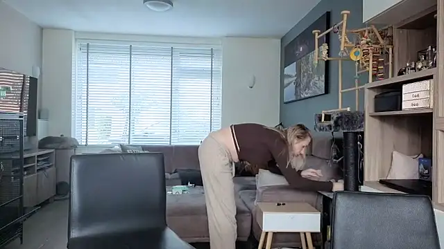 NaomiAndFriends online show from 09-24-25, 08:50