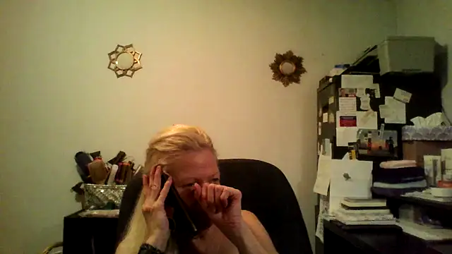 XTRAHORNYONE online show from 10-11-25, 04:12