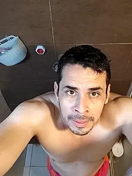 Snapshot of towers_j chatting on 02-14-25, 06:19 towers j online show from 02-14-25, 06:19