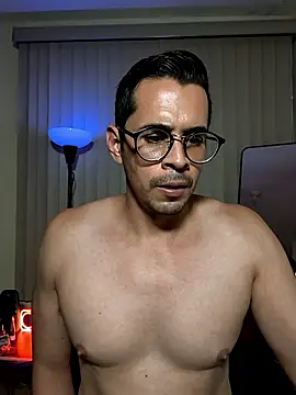 Snapshot of towers_j chatting on 09-09-25, 03:06 towers j online show from 09-09-25, 03:06