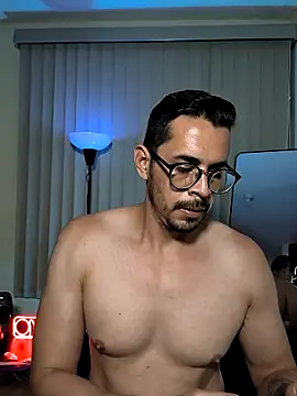 Snapshot of towers_j chatting on 10-04-25, 05:38 towers j online show from 10-04-25, 05:38