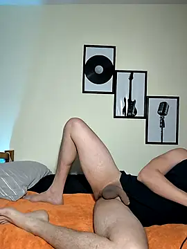 Snapshot of towers_j chatting on 10-14-25, 03:40 towers j online show from 10-14-25, 03:40