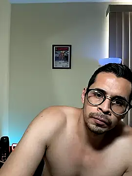 Snapshot of towers_j chatting on 11-11-25, 05:35 towers j online show from 11-11-25, 05:35