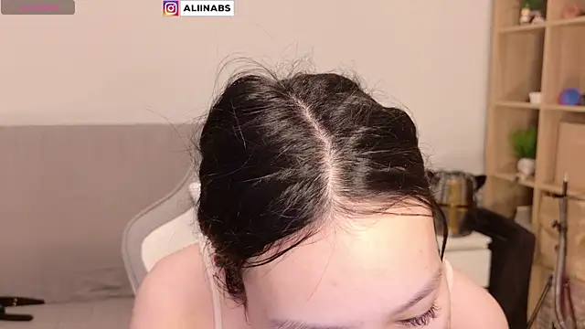 Snapshot of aliiiiiina chatting on 12-31-24, 05:29 aliiiiiina online show from 12-31-24, 05:29