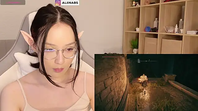 Snapshot of aliiiiiina chatting on 12-31-24, 08:34 aliiiiiina online show from 12-31-24, 08:34