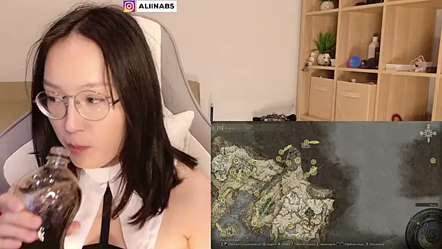 Snapshot of aliiiiiina chatting on 01-05-25, 04:04 aliiiiiina online show from 01-05-25, 04:04