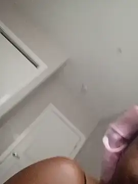 Snapshot of DancingLemonade chatting on 11-25-25, 06:52 DancingLemonade online show from 11-25-25, 06:52