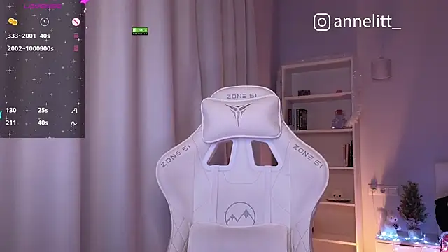 Snapshot of Annelitt chatting on 12-24-24, 08:05 Annelitt online show from 12-24-24, 08:05