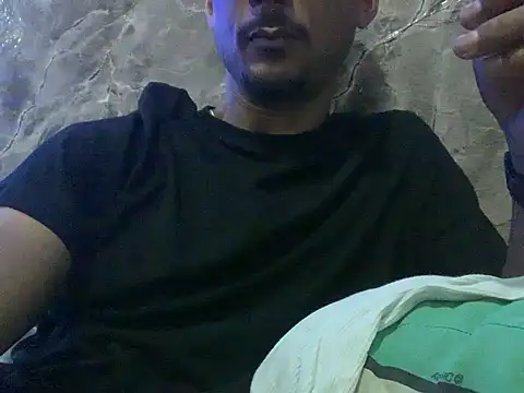 Snapshot of domigoodguy chatting on 01-21-25, 04:32 domigoodguy online show from 01-21-25, 04:32