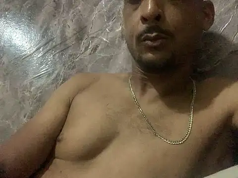 Snapshot of domigoodguy chatting on 02-14-25, 05:36 domigoodguy online show from 02-14-25, 05:36