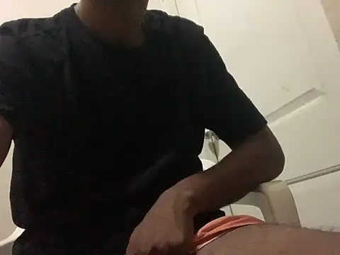 Snapshot of domigoodguy chatting on 02-21-25, 12:38 domigoodguy online show from 02-21-25, 12:38