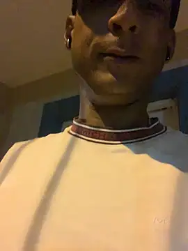 Snapshot of domigoodguy chatting on 02-24-25, 01:13 domigoodguy online show from 02-24-25, 01:13