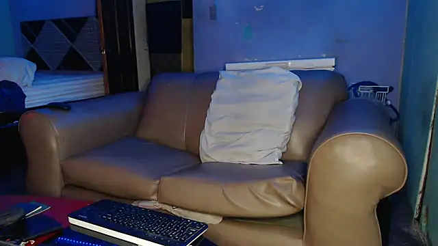 Snapshot of Tirichexxx chatting on 12-19-24, 02:45 Tirichexxx online show from 12-19-24, 02:45