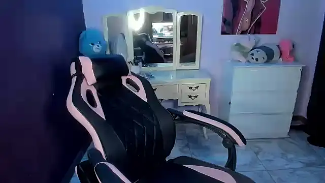 Snapshot of Tokyoseis chatting on 09-12-25, 03:06 Tokyoseis online show from 09-12-25, 03:06