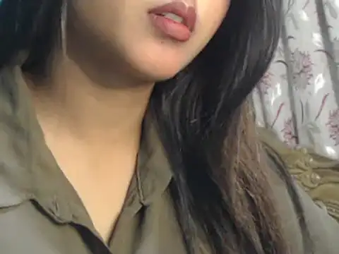 Snapshot of NancyRuvi chatting on 12-05-24, 07:06 NancyRuvi online show from 12-05-24, 07:06