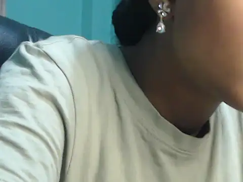 Snapshot of NancyRuvi chatting on 12-25-24, 04:32 NancyRuvi online show from 12-25-24, 04:32