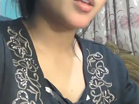 Snapshot of NancyRuvi chatting on 01-01-25, 02:42 NancyRuvi online show from 01-01-25, 02:42