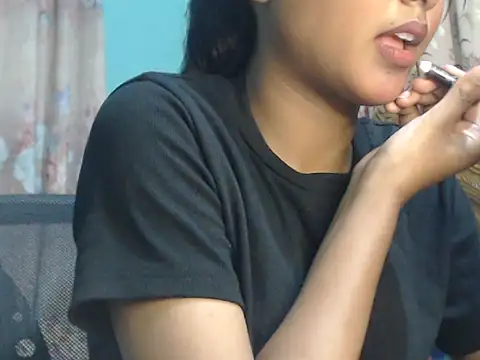 Snapshot of NancyRuvi chatting on 09-10-25, 04:07 NancyRuvi online show from 09-10-25, 04:07