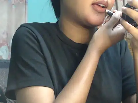 Snapshot of NancyRuvi chatting on 10-02-25, 03:52 NancyRuvi online show from 10-02-25, 03:52