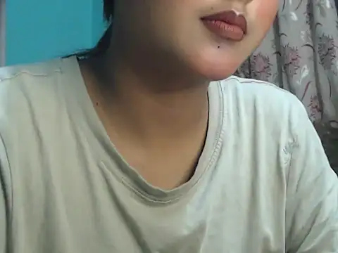 Snapshot of NancyRuvi chatting on 10-13-25, 05:35 NancyRuvi online show from 10-13-25, 05:35