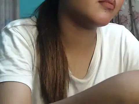 Snapshot of NancyRuvi chatting on 10-20-25, 04:18 NancyRuvi online show from 10-20-25, 04:18