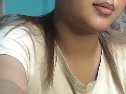 Snapshot of NancyRuvi chatting on 11-05-25, 02:50 NancyRuvi online show from 11-05-25, 02:50