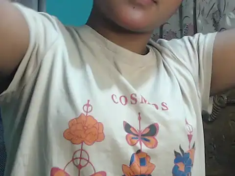 Snapshot of NancyRuvi chatting on 11-25-25, 05:02 NancyRuvi online show from 11-25-25, 05:02