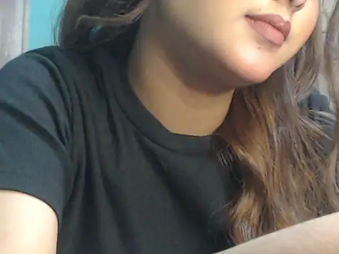 Snapshot of NancyRuvi chatting on 11-30-25, 04:44 NancyRuvi online show from 11-30-25, 04:44