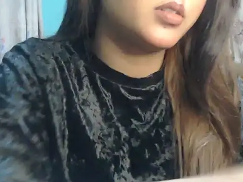 Snapshot of NancyRuvi chatting on 12-15-25, 04:00 NancyRuvi online show from 12-15-25, 04:00