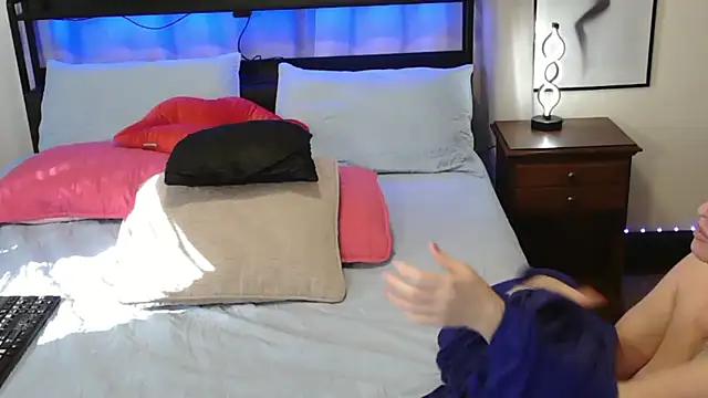 HollieBim online show from 12-03-24, 06:17