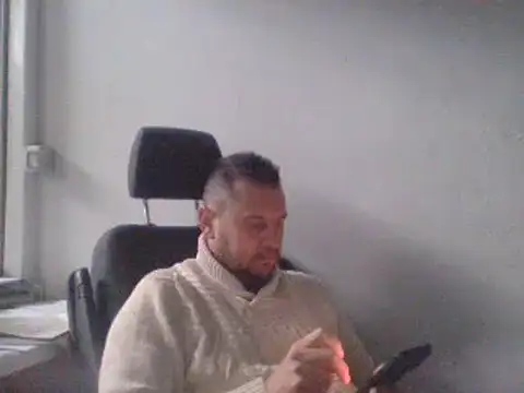 Snapshot of rabyto2 chatting on 01-01-25, 10:21 rabyto2 online show from 01-01-25, 10:21