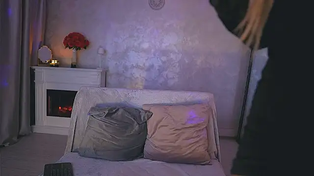 Snapshot of Michelle90u chatting on 03-11-26, 08:48 Michelle90u online show from 03-11-26, 08:48