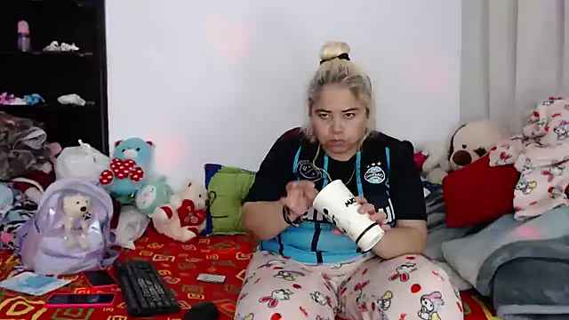 Snapshot of estrellita_fugaz16x chatting on 12-14-24, 03:40 estrellita fugaz16x online show from 12-14-24, 03:40