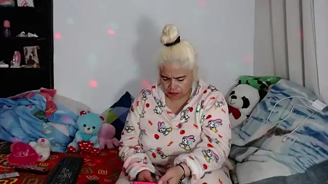 Snapshot of estrellita_fugaz16x chatting on 12-28-24, 02:11 estrellita fugaz16x online show from 12-28-24, 02:11